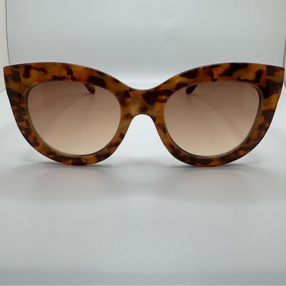 EXPRESS Bold Rim Sunglasses